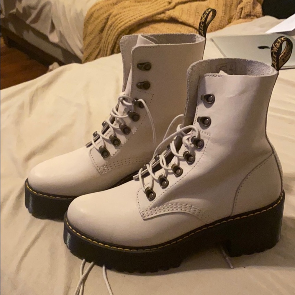 Doc Marten Leona Boots